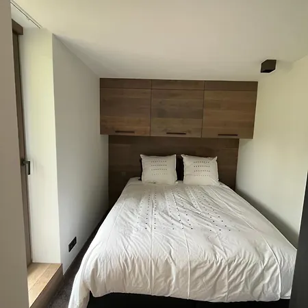 Le 102 *